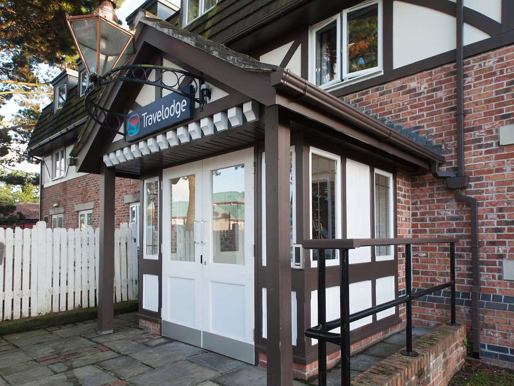 Travelodge Bournemouth Cooper Dean Bagian luar foto